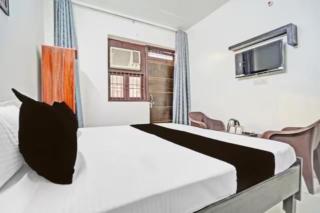Hotel Rooftop Castle Noida Exterior foto